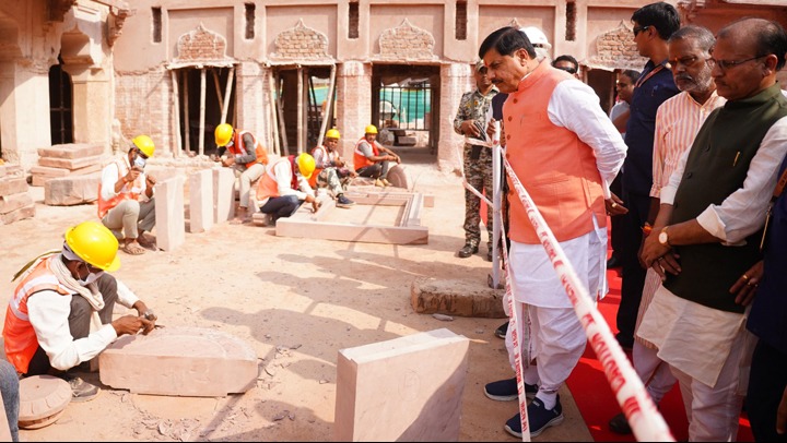 ओरछा को मिली 332 करोड़ की सौगात, हेलिकॉप्टर योजना से जुड़ेगी ये टूरिस्ट डेस्टिनेशन, जानें सीएम डॉ. मोहन ने क्या की घोषणाएं?